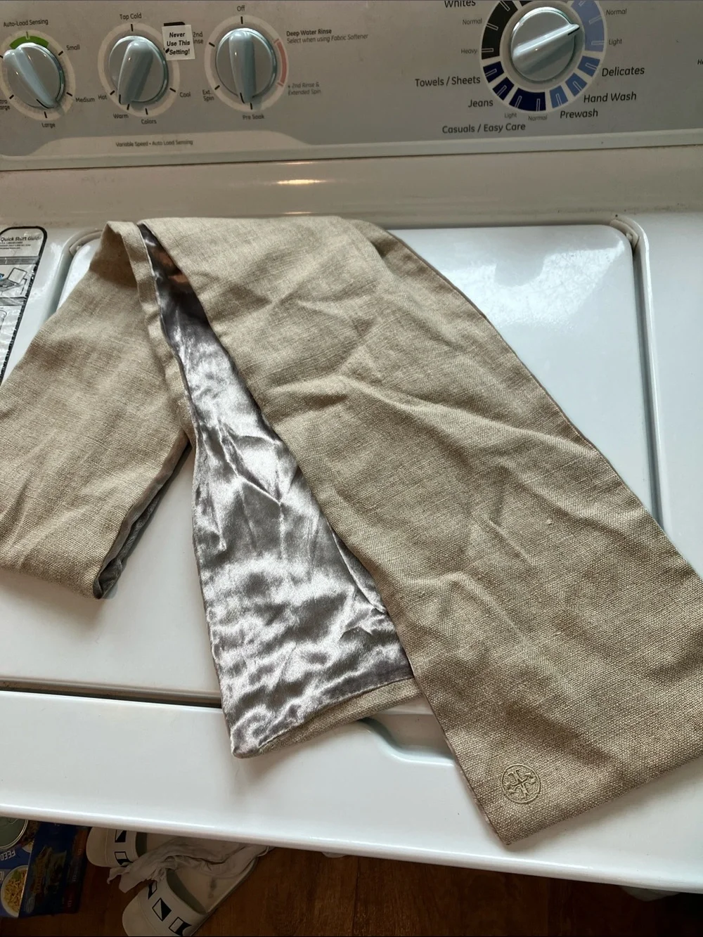 Tory Burch burlap and velvet women’s scarf damaged